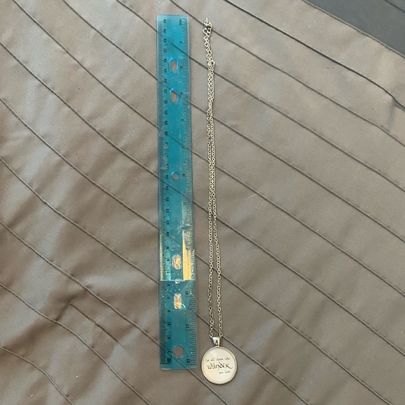 Lord of the rings not all those who wander necklace - Picture 3 of 4